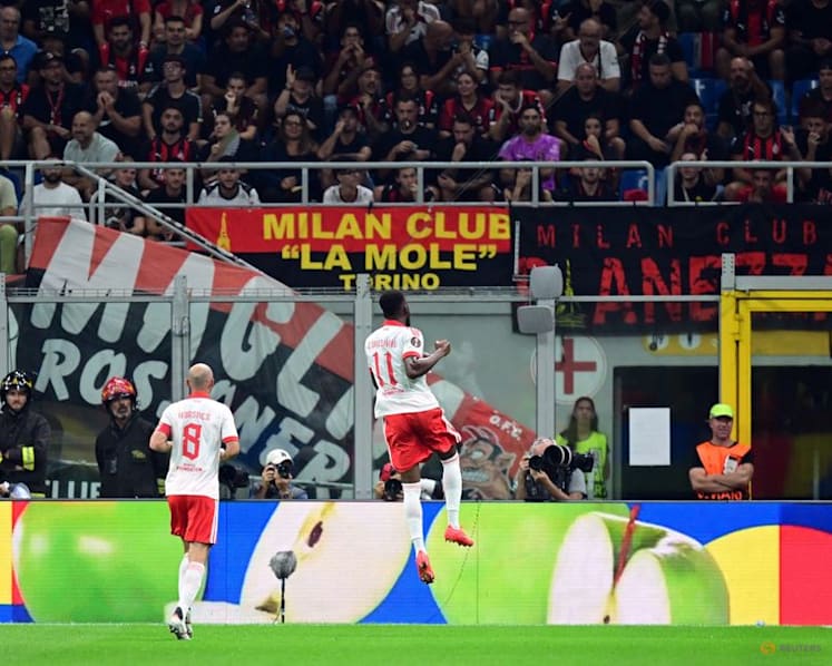 Benfica earn win in Milan as Sunderland celebrate historic night