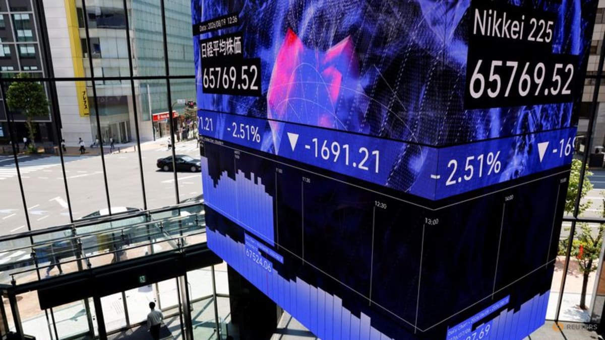 Shares skid in Asia as oil climbs, yields stay high