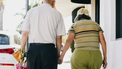 How Often Do You Visit Your Parents If You've Moved Out? S'porean Netizen Seeks Advice, Asks If They're Being "Unfilial"