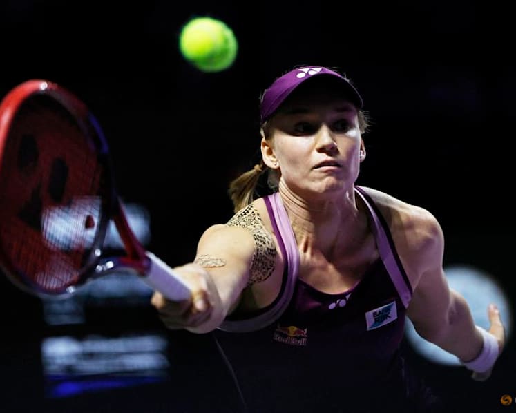 Anisimova outlasts Swiatek at WTA Finals to join Rybakina in semis