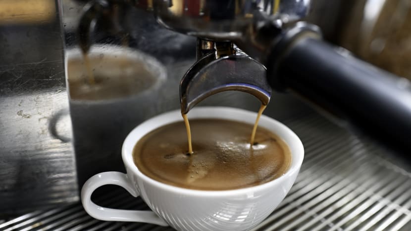 Trik aman minum kopi bagi pengidap GERD dan masalah asam lambung Trik aman minum kopi bagi pengidap GERD dan masalah asam lambung