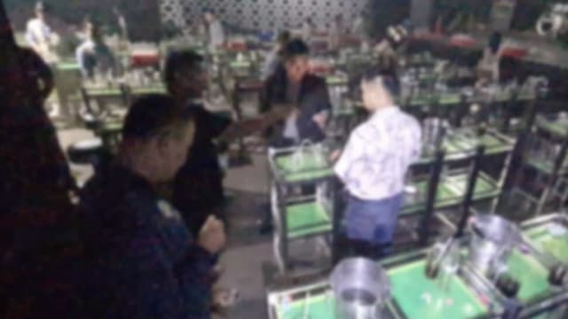 游客偷带枪进合艾酒吧 不慎走火射到自己