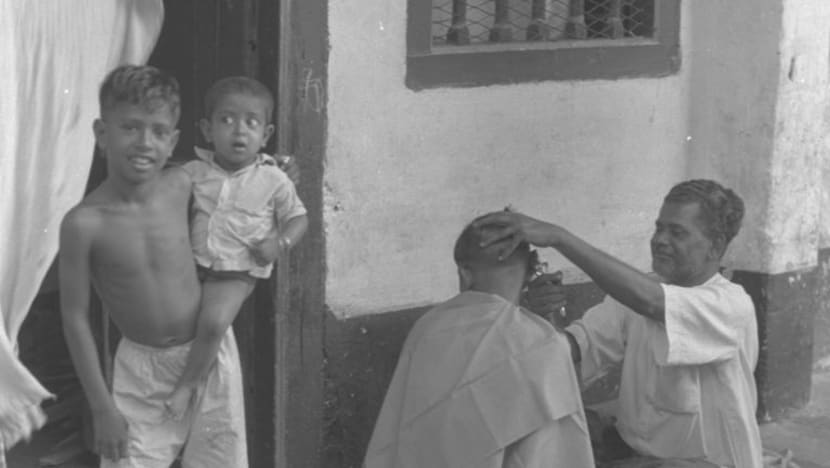 அன்றும் இன்றும்: முடியை வெட்ட வீட்டிற்கே வரும் முடி திருத்துநரா? அன்றும் இன்றும்: முடியை வெட்ட வீட்டிற்கே வரும் முடி திருத்துநரா?