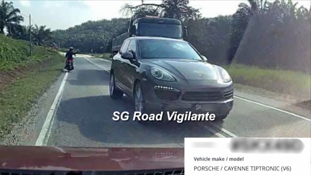 新加坡注册轿车马国违规超车 视频网上引热议