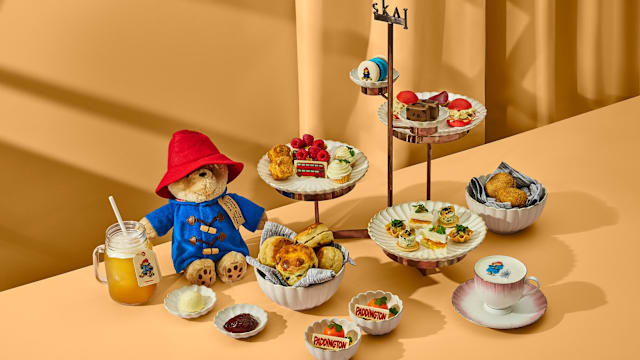 小熊Paddington来到狮城，与你共享童趣高空下午茶