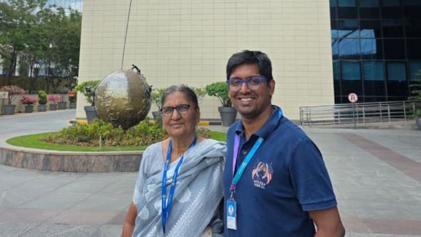 "என் உலகத்தைப் பாட்டியின் கண்களில் பார்த்தேன்" - பேரனின் உருக்கமான பதிவு