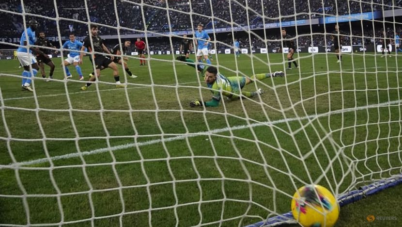 Napoli aim to leave rivals behind in Serie A title race