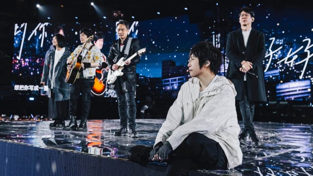 五月天遭质疑假唱　巴黎站演唱会将全程直播