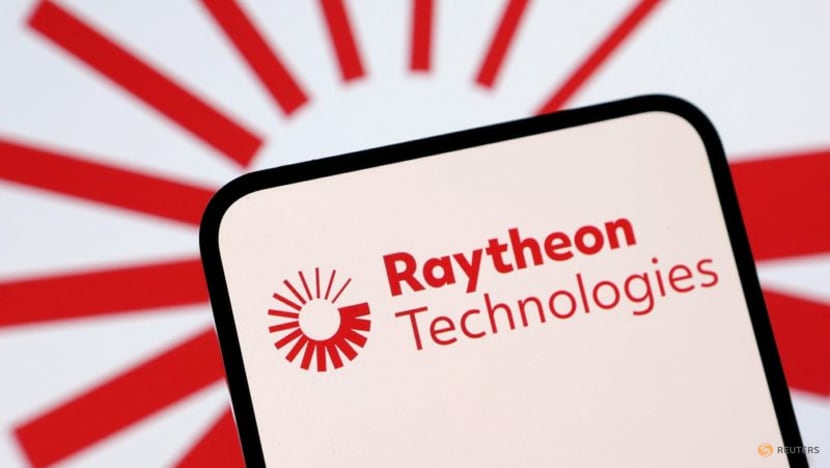 Trump says IBM, Raytheon may get US contract to modernize air traffic control system