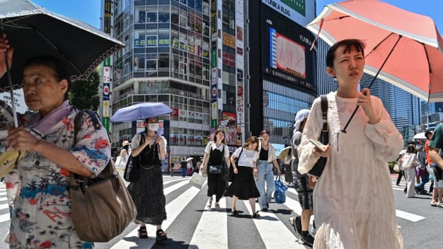 日本多区现逾30度高温天气