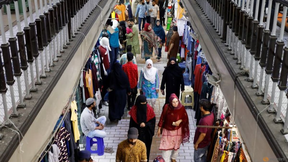 Pakistan economy to grow 2.7% in FY25, economic survey shows