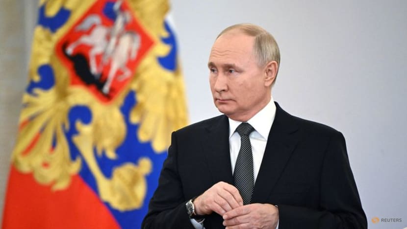 Russia puts prominent Russian-US journalist Masha Gessen on wanted list for criminal charges Russia puts prominent Russian-US journalist Masha Gessen on wanted list for criminal charges