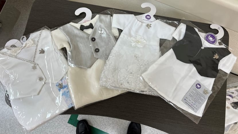 When death comes knocking: How healthcare workers support parents who lost their child