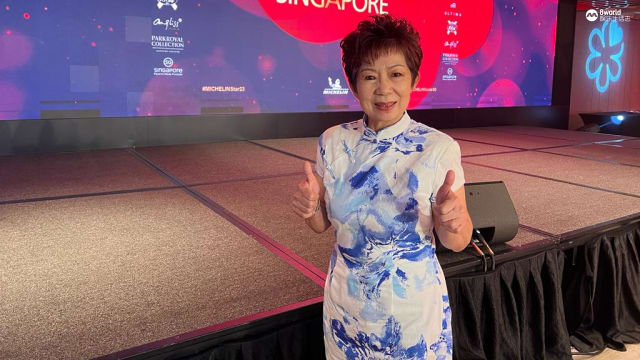 获米其林一星级不只是厨师的功劳！莆田派68岁楼面员工代领奖