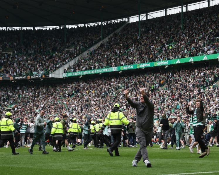 Hearts call for strong action after 'shameful' scenes at Celtic