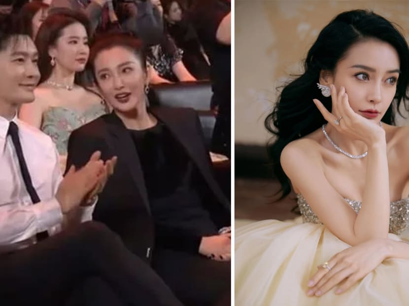 Lip readers claim to know what Li Bingbing said to Huang Xiaoming when his ex-wife Angelababy was on stage during Weibo Awards; this is what they came up with