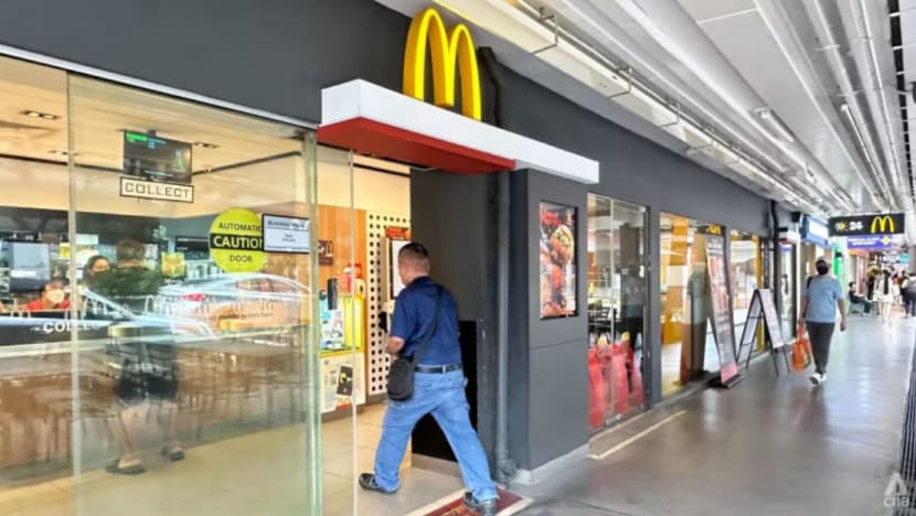Cawangan SG tidak terjejas penularan E. coli di Amerika Syarikat: McDonald's Cawangan SG tidak terjejas penularan E. coli di Amerika Syarikat: McDonald's