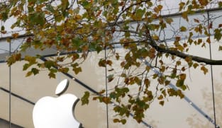 Apple weighs using Anthropic or OpenAI to power Siri in major reversal, Bloomberg News reports