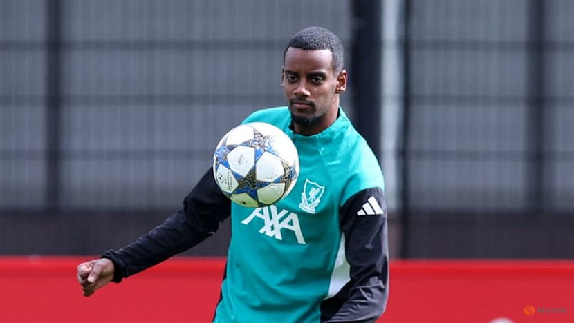 Isak in contention for Liverpool debut against Atletico