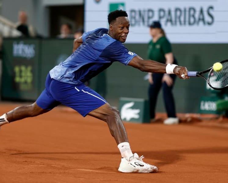 French showman Monfils bids adieu to Roland Garros after loss to Gaston