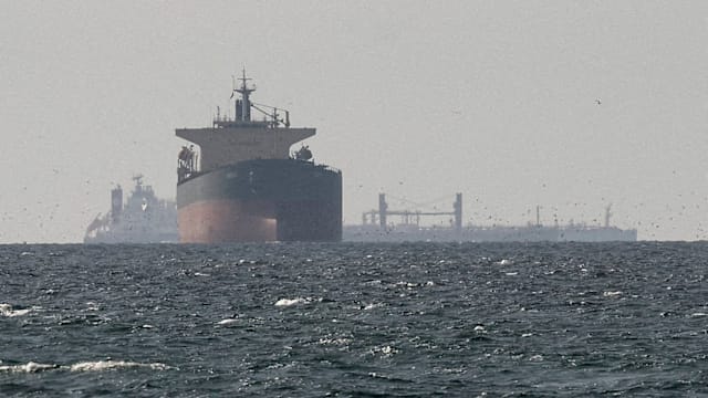 美官员：伊朗无法清除水雷 霍尔木兹海峡难开放