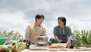 Bromance, clams, gochujang: Celeb chefs Edward Lee, Ryu Soo-young explore Korean seafood in new road trip show