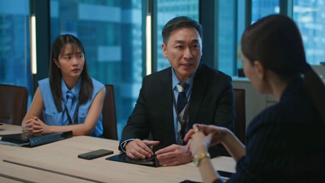 职不值得（第16集）：Caitlin当众向母亲下跪