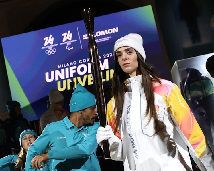 Torchbearers to wear white uniforms with flame pattern at Milano Cortina Games