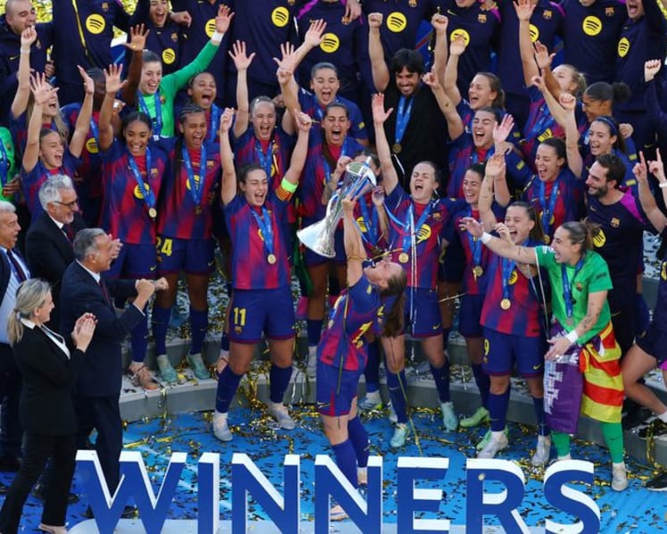 Pajor finally gets her winner's medal as Barca claim women's Champions League