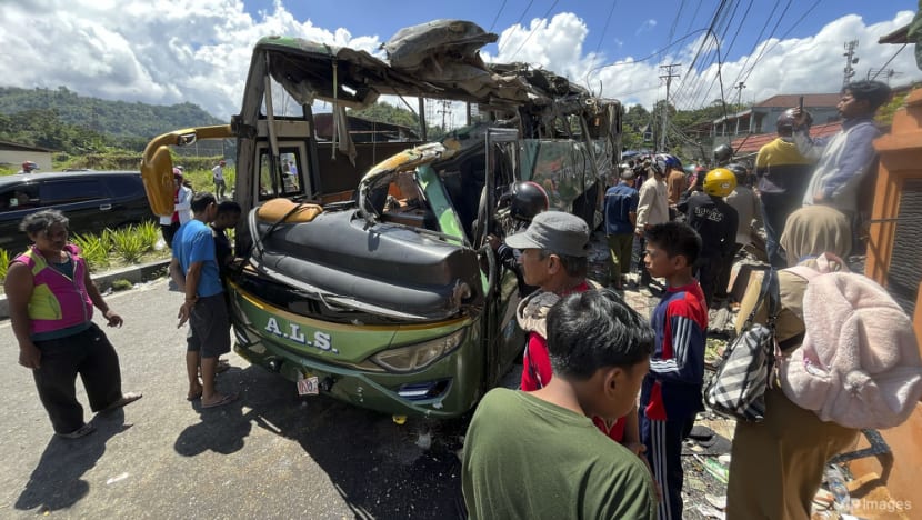 At least 12 dead in Indonesia bus crash after brakes apparently failed: Police At least 12 dead in Indonesia bus crash after brakes apparently failed: Police