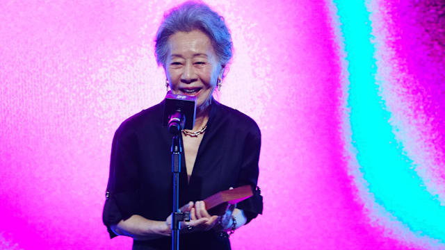 来新领“影坛杰出演员奖”，尹汝贞：我只是个老演员