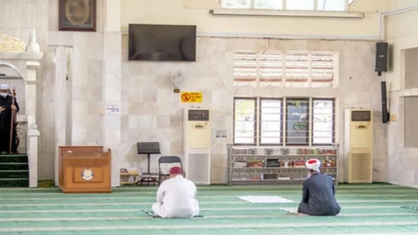 Sebilangan negeri gantung solat Jumaat semasa PKP