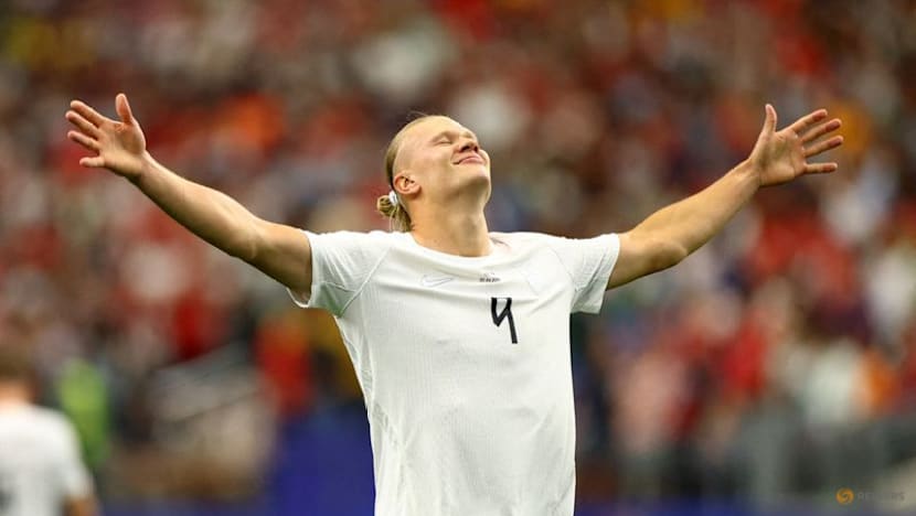 Haaland shakes off Ivory Coast shackles to haul Norway into World Cup last 16