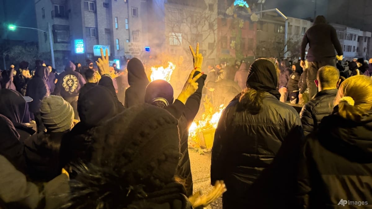 Trump urges Iranians to keep protesting, saying 'help is on its way