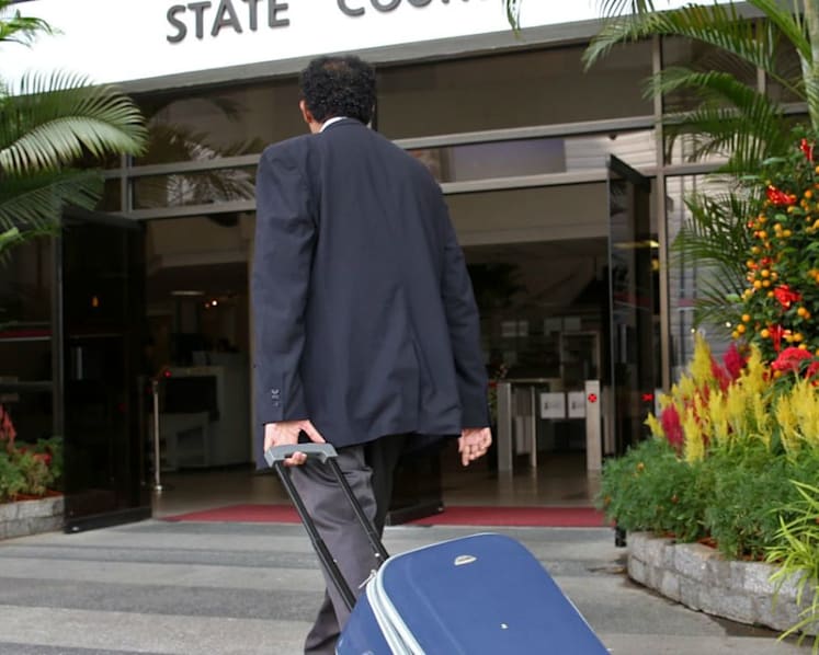 Fresh law grads feeling squeeze of weak economy and competition