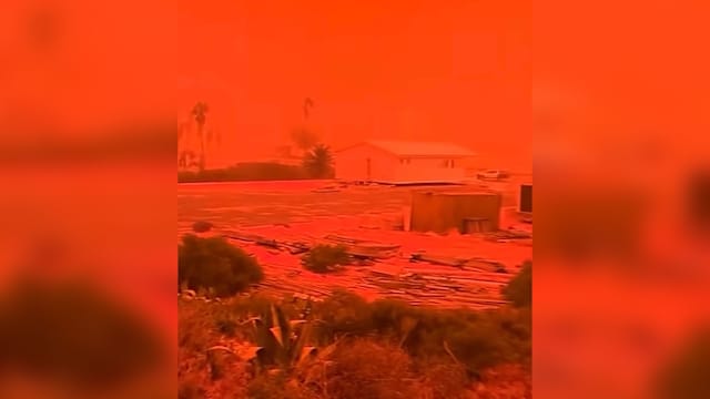 热带气旋“纳雷尔”重创西澳 惊现红色尘土空中翻腾