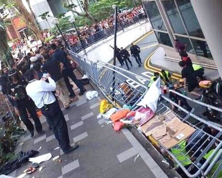 2 dead, 4 injured after car accident at Lucky Plaza shopping centre; driver arrested