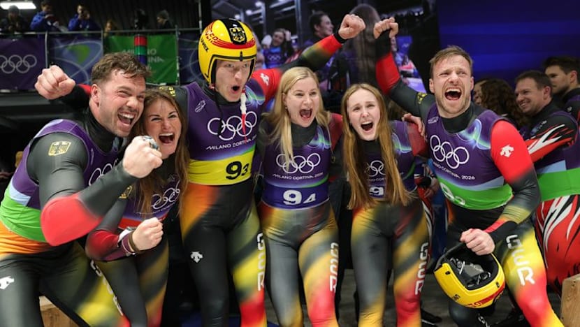 Luge-Germans win team relay for fourth Games in a row