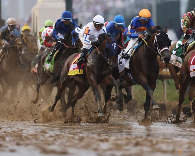Horse racing-Churchill Downs to buy Preakness intellectual property for $85 million