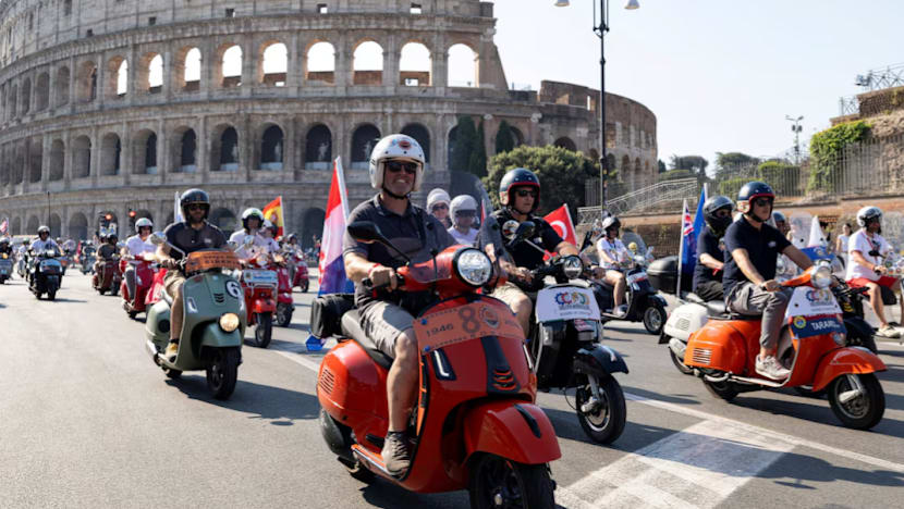 எண்பதிலும் இளமை! ரோம் நகரை வலம்வந்த Vespa ஸ்கூட்டர்