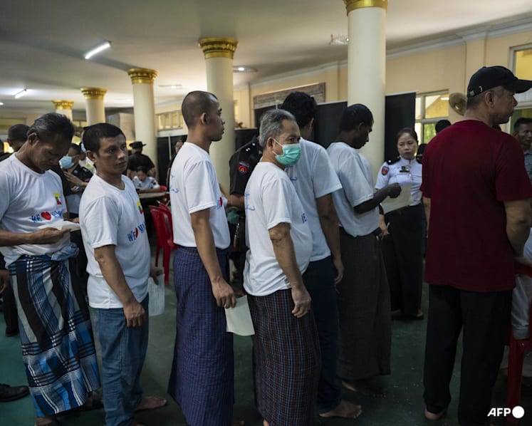 Myanmar says 10,000 migrants returned from Malaysia this year