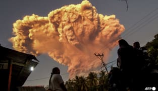 Indonesia volcano eruption forces flight cancellations, evacuations