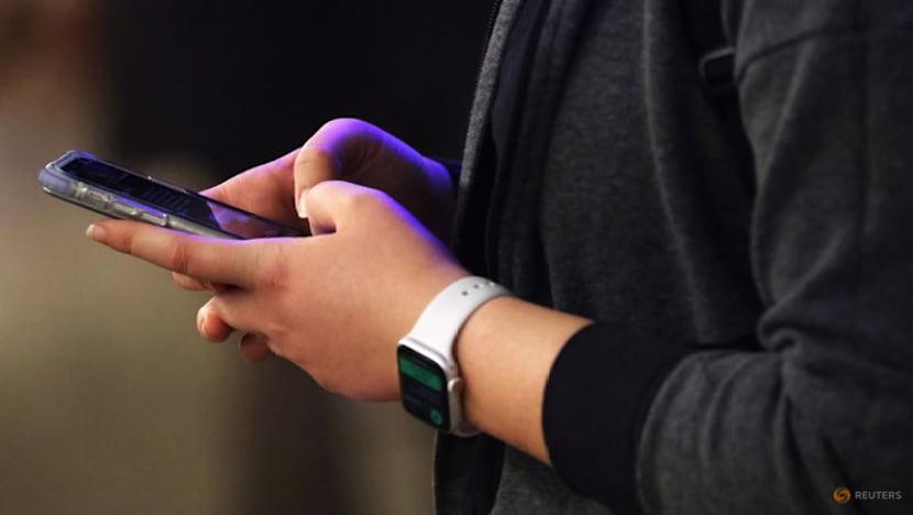 New York to require social media platforms to display mental health warnings