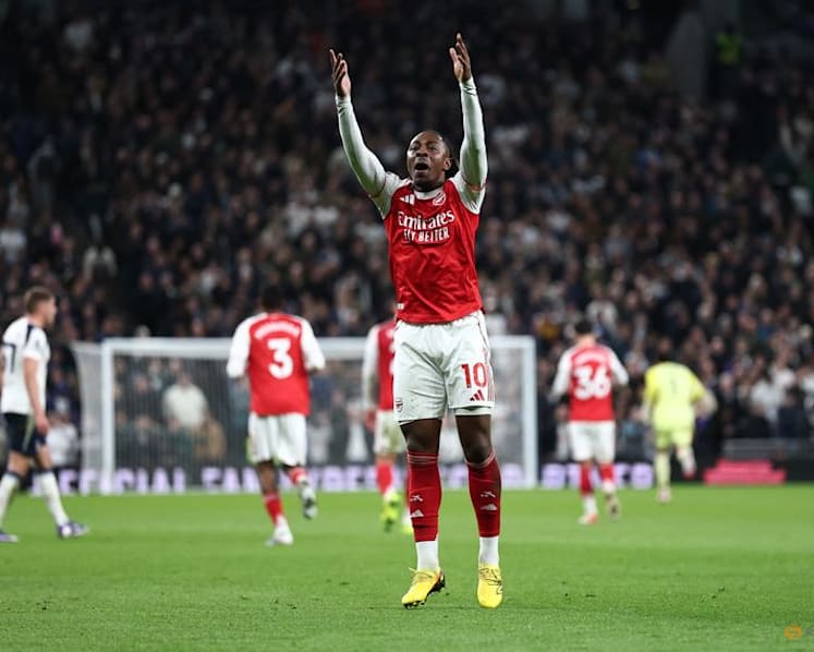 Eze's derby double gets Arsenal title bid back on track