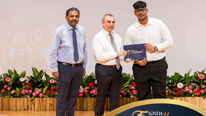 “உதவி கேட்கத் தயங்காதீர்; நம்மைச் சுற்றி நல்லுள்ளங்கள் இருக்கின்றன” -சிண்டா உன்னத விருது பெற்ற இளையர் “உதவி கேட்கத் தயங்காதீர்; நம்மைச் சுற்றி நல்லுள்ளங்கள் இருக்கின்றன” -சிண்டா உன்னத விருது பெற்ற இளையர்