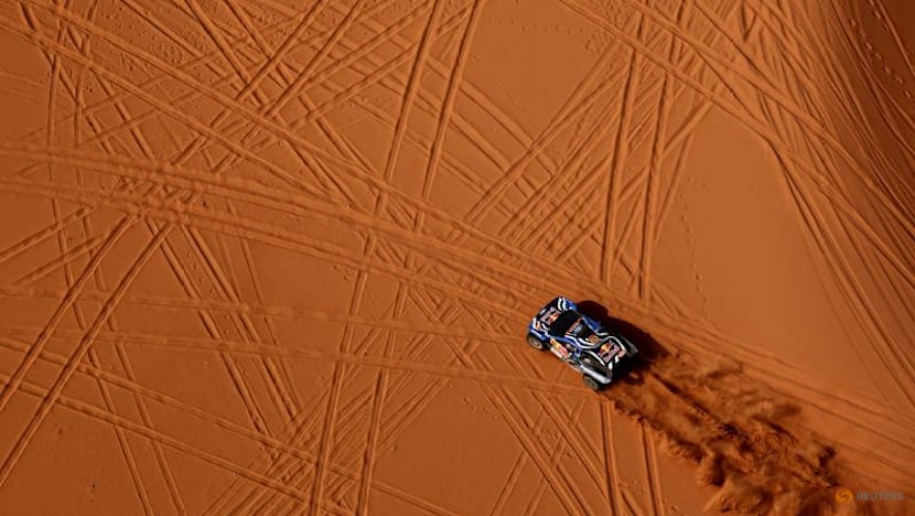 Rallying-US driver Guthrie leads Dakar after stage three sweep for Ford