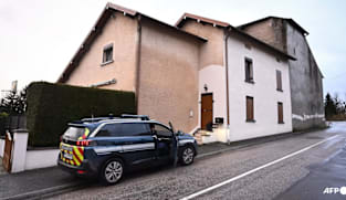 குளிர்சாதனப் பெட்டியில் 2 குழந்தைகளின் சடலங்கள் - தாய் கைது 