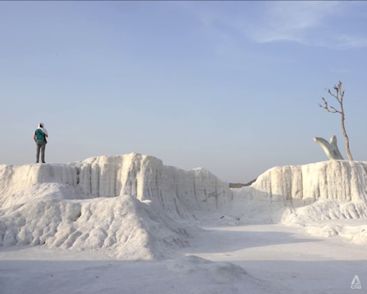 The hidden dangers behind India’s viral ‘snowy’ tourist spot The hidden dangers behind India’s viral ‘snowy’ tourist spot