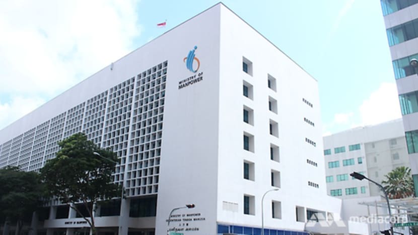 90 pekerja asing diberhentikan Dyna-Mac Engineering; MOM tawar bantuan 90 pekerja asing diberhentikan Dyna-Mac Engineering; MOM tawar bantuan