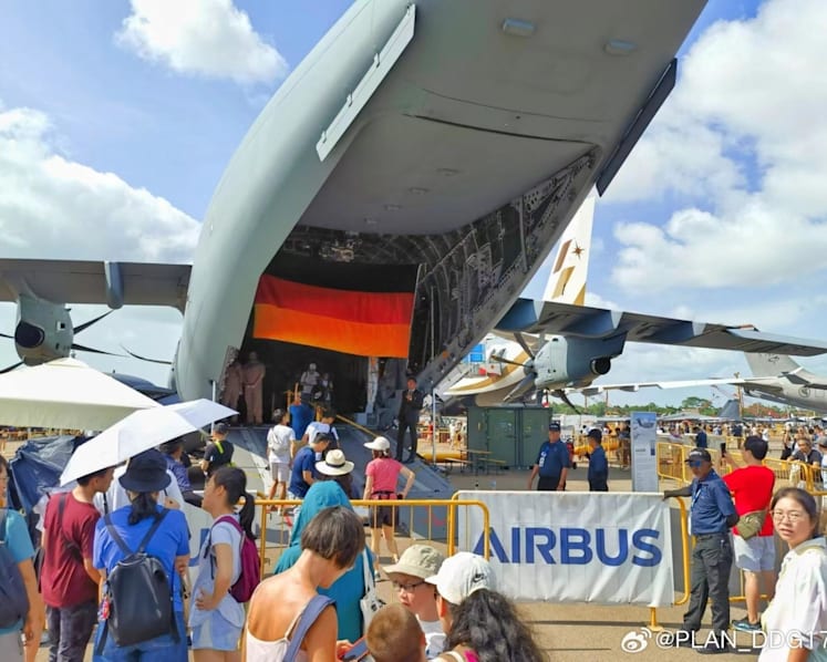 Airbus apologises after Chinese visitors allegedly barred from military plane at Singapore Airshow